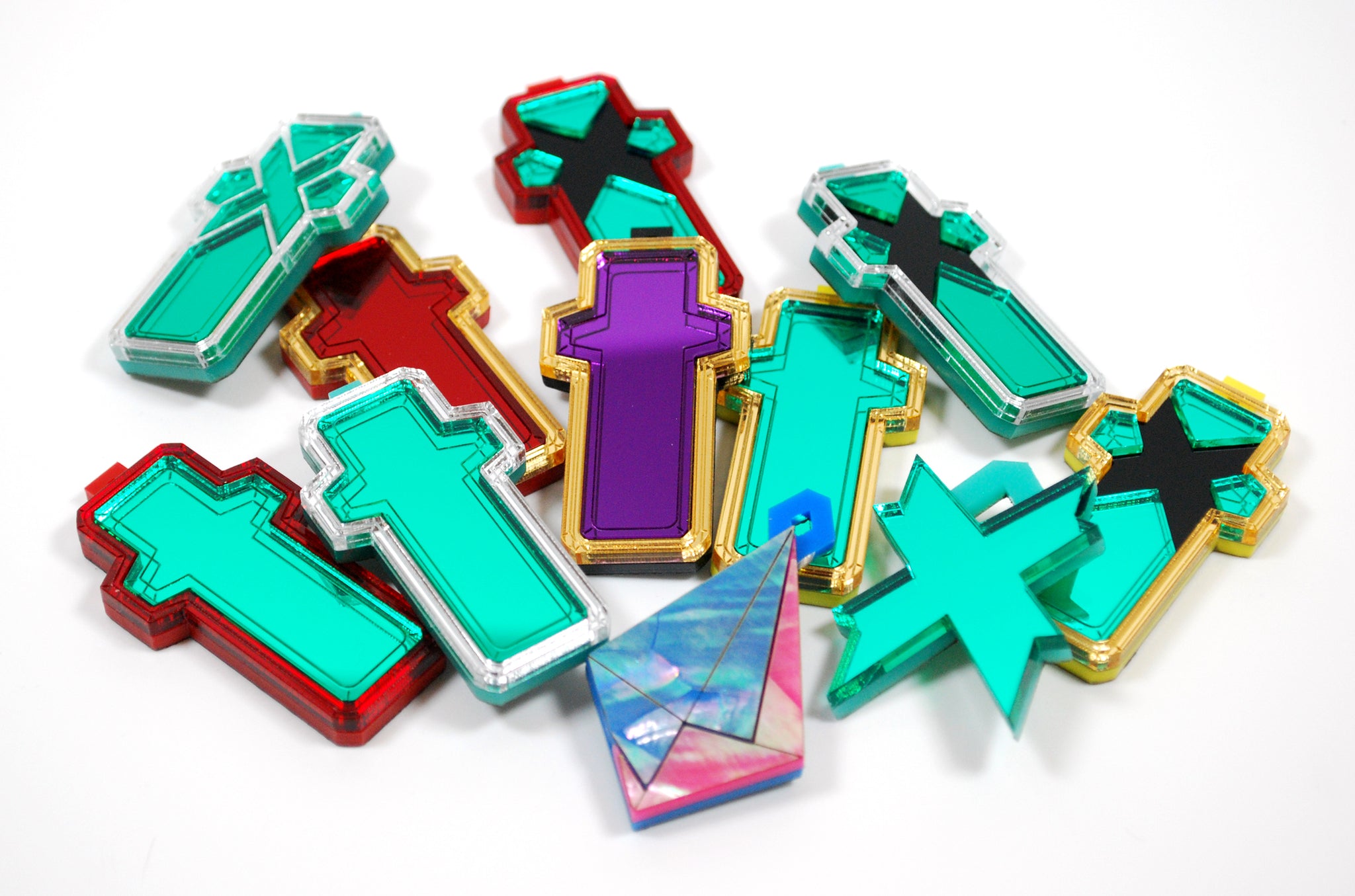 Xeno Core Crystals as Necklaces or Keychains – Clinkorz